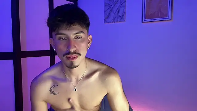 sweettaaron01 live sex cam