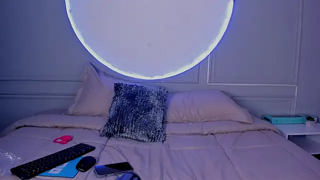 CatalinaLopez_'s cam snapshot