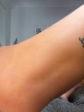 mc-Olivia live sex cam