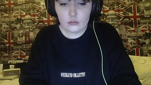 Lynylou's cam snapshot