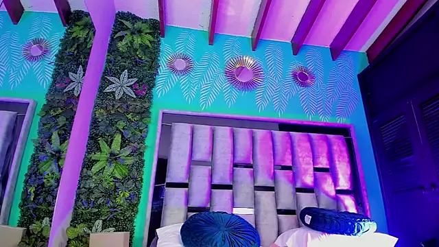 Mari_cooper1's cam snapshot