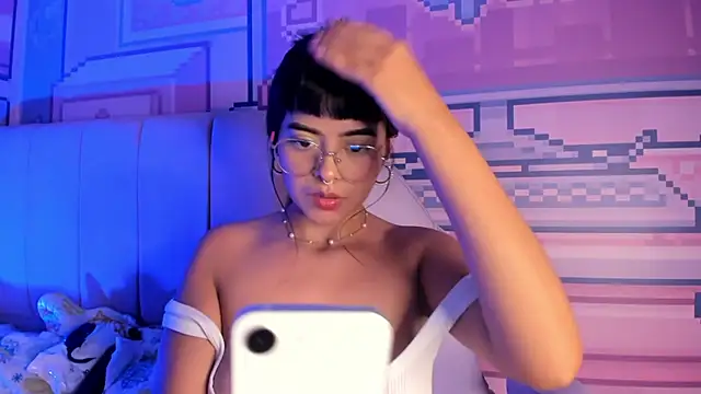 _18alice's cam snapshot