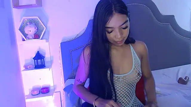 pocahontamoon's cam snapshot