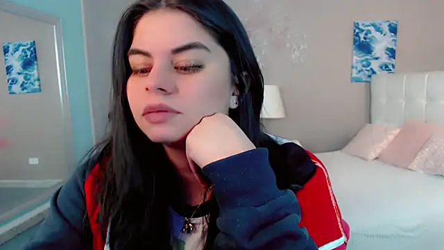 _Maddison_Ivanova_'s cam snapshot