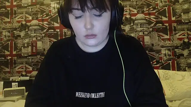 Lynylou's cam snapshot