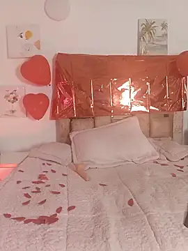 Curlystartt live sex cam