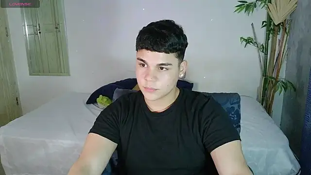 eithan_jonnes live sex cam