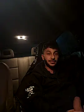 Iulianmarius12 live sex cam