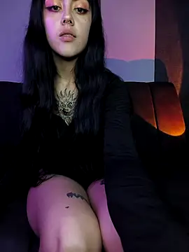 Mazikeen-- live sex cam