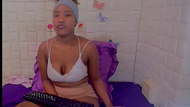 EroticSexyPrada live sex cam