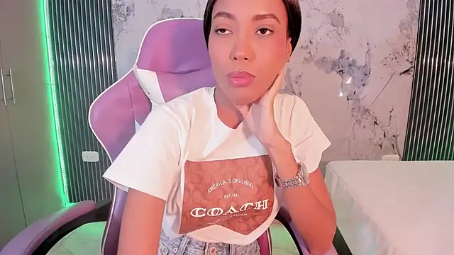 Mia_Duarte1's cam snapshot