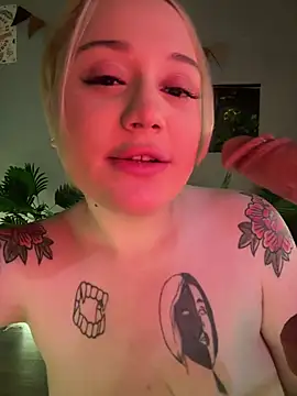 MCThroatGoat live sex cam