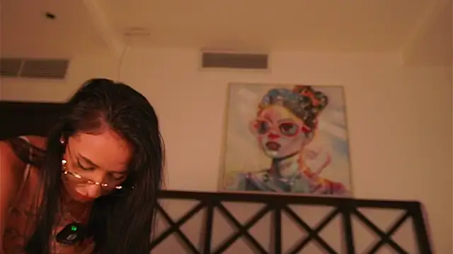 LunaMystyque live sex cam