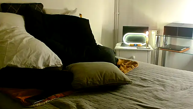 ImYourXtoy live sex cam