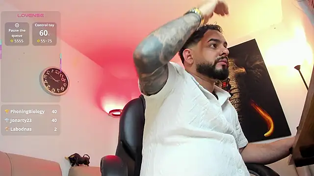 Ethan_Castellano live sex cam