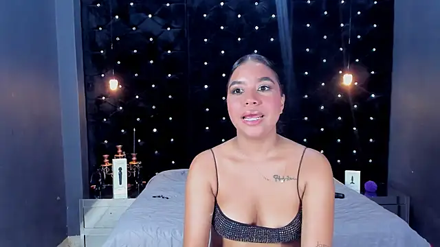 MiaWolton's cam snapshot