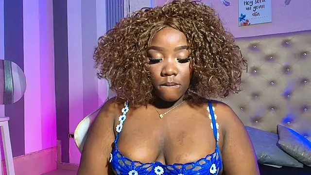 ThanishaGill's cam snapshot