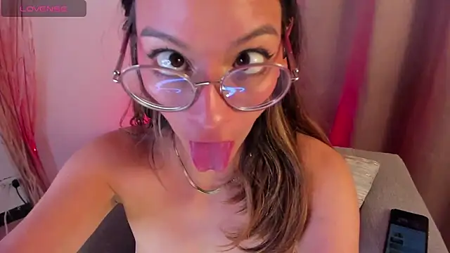 Angie_Pirss's cam snapshot