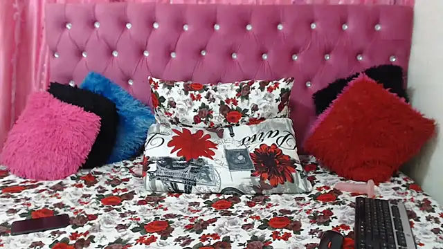 SexyBootie's cam snapshot