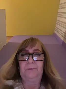 Irina2909@xh live sex cam