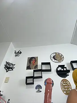 jamilaross's cam snapshot