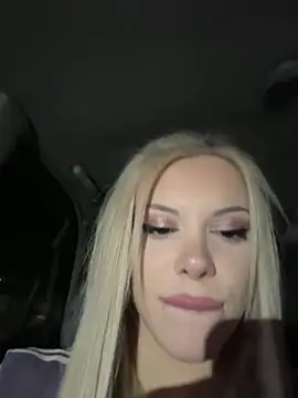 AlyssaFoxx_'s cam snapshot