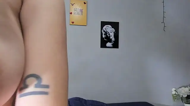 sexynova_93's cam snapshot