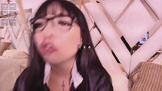 Evadne_Stein's cam snapshot