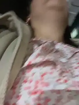 Lesly_10-'s cam snapshot