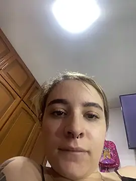 karla-thomsom10's cam snapshot