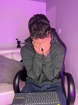 AdrianRinaldi's cam snapshot