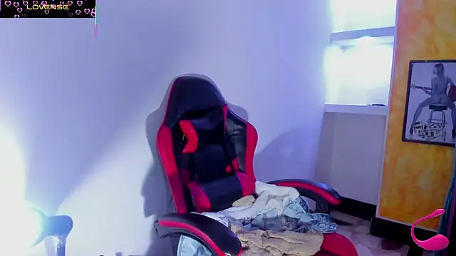 Charis_21 live sex cam