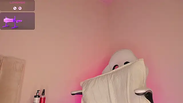 _karime_'s cam snapshot