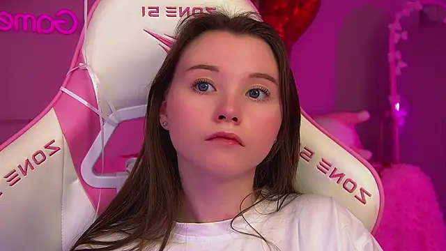 KeiraAsti's cam snapshot