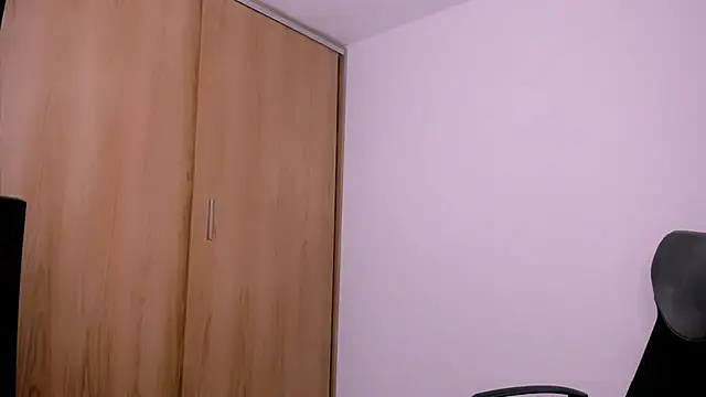 Toy_boy777's cam snapshot