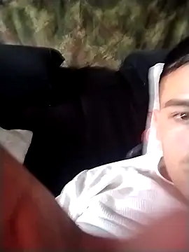 Guzman82838 live sex cam