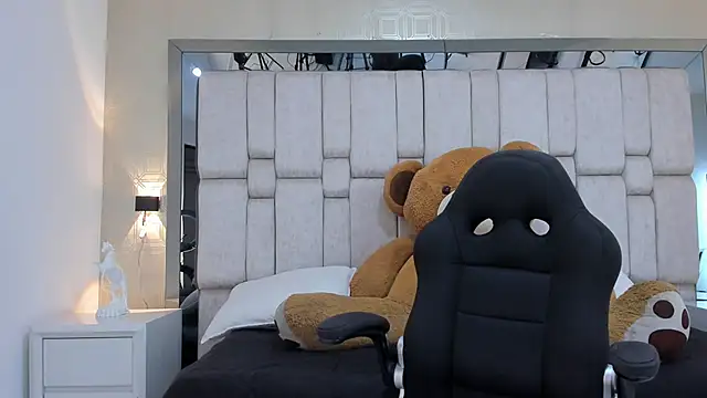 ValeryCooper18 live sex cam