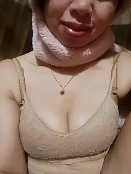 TRIEUTRIEU20 live sex cam