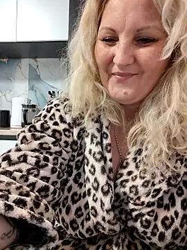 Divineblond's cam snapshot