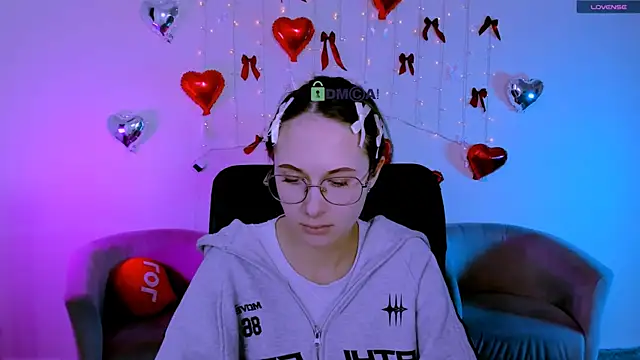 mona_cloud's cam snapshot