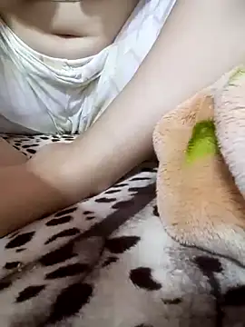 Bombamom's cam snapshot