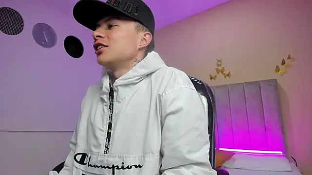 Nascary_Fox's cam snapshot