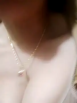 TRIEUTRIEU20's cam snapshot