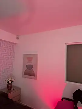 naishaa_'s cam snapshot