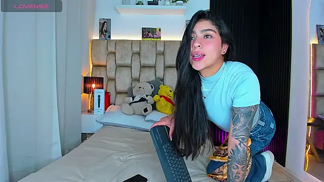 little_sophie18's cam snapshot