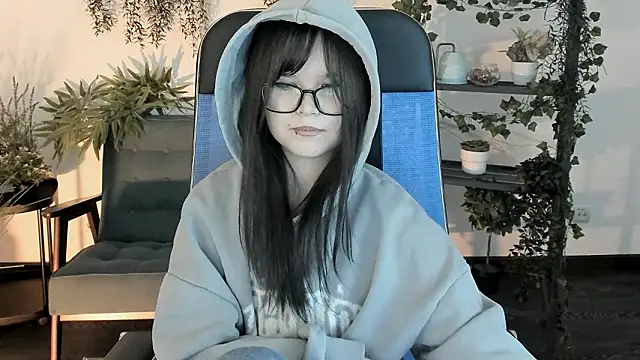 Elainebeness's cam snapshot