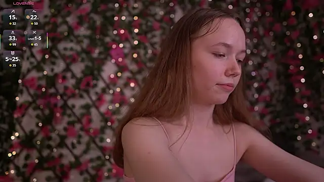 Petite_Polly's cam snapshot