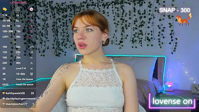 MeganNewCat's cam snapshot