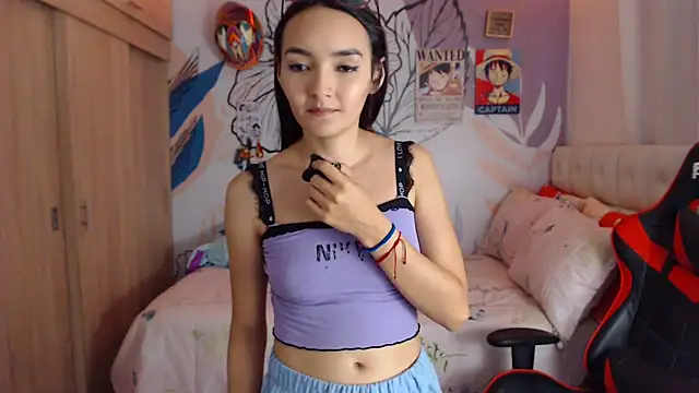 LinzyBaner live sex cam