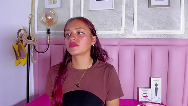 HoollyHendrix live sex cam